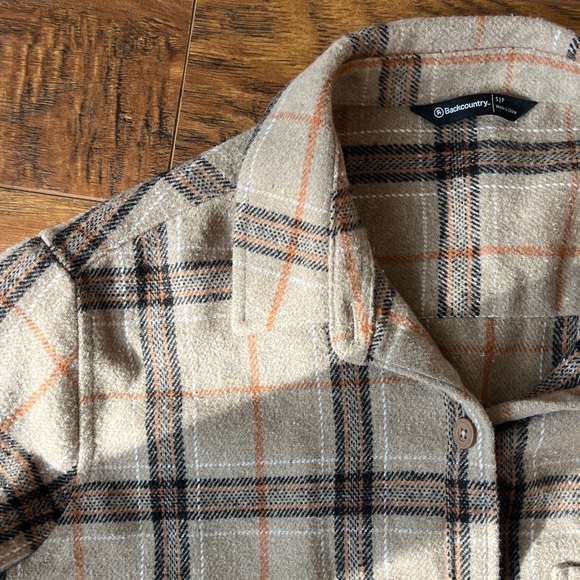 Backcountry Beige and Black Plaid Men's Shirt, size S - Picture 3 of 6